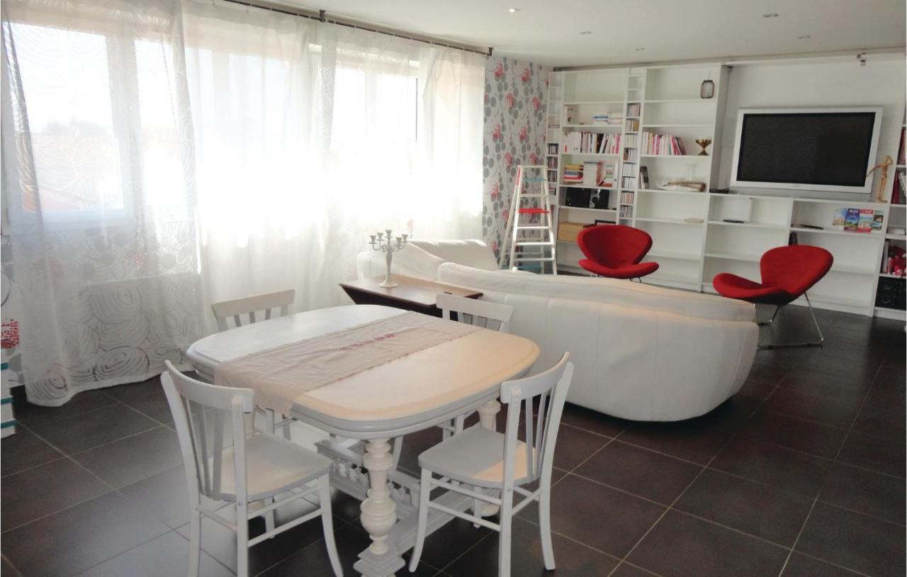 Awesome Apartment In Sauvian With Wifi Εξωτερικό φωτογραφία